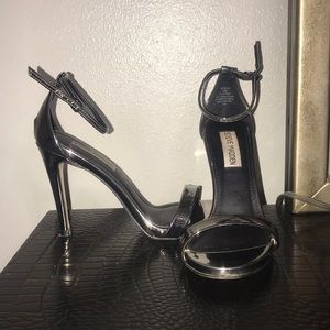 Steve Madden Pewter Sandals🌟